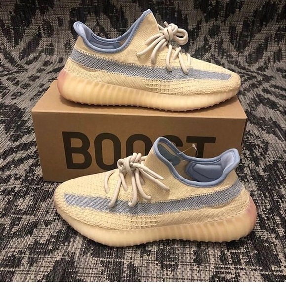 Yezzy shoe size 10.5 - Picture 2 of 3